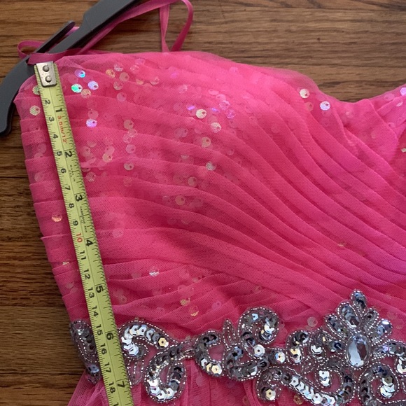 Bubblegum pink sequin gown - Picture 5 of 8